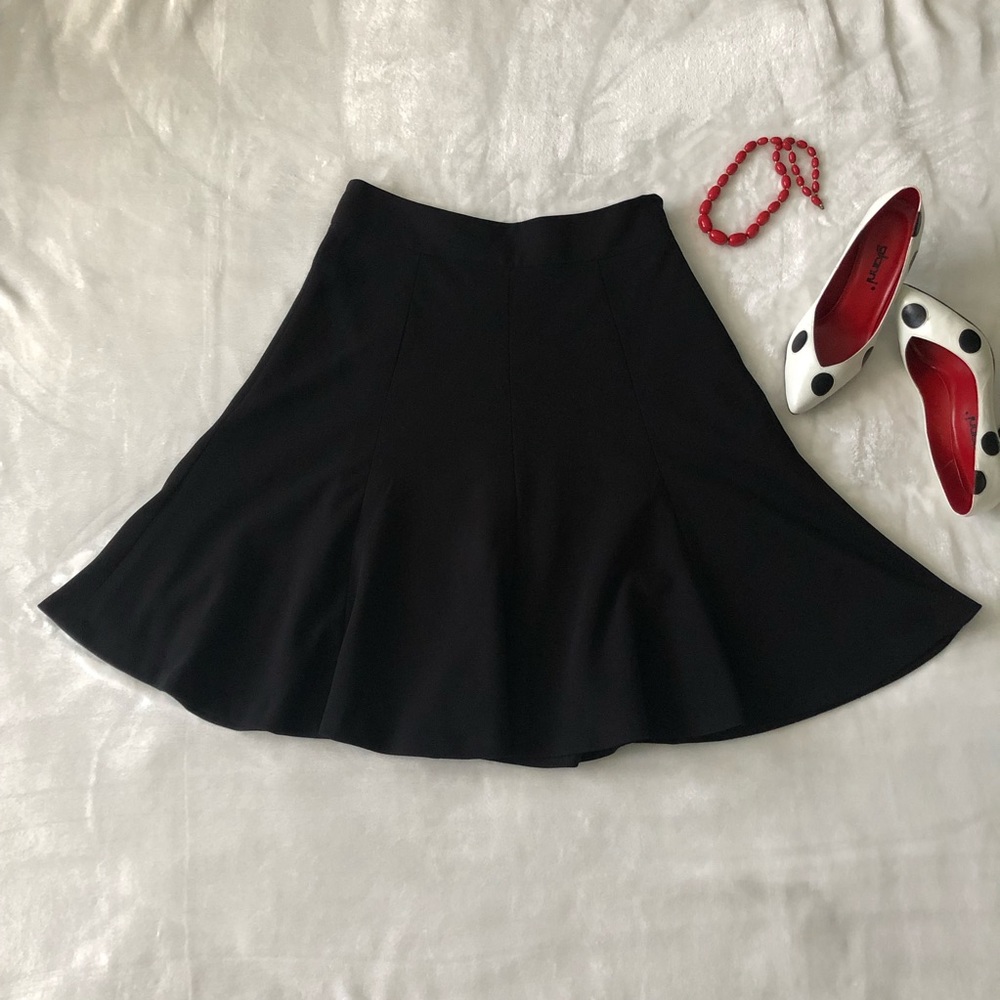 Rafaella Woman’s petite Size 6P Black Halogen skirt